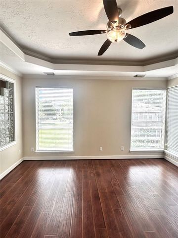807 Kipp Avenue A, Kemah, TX 77565