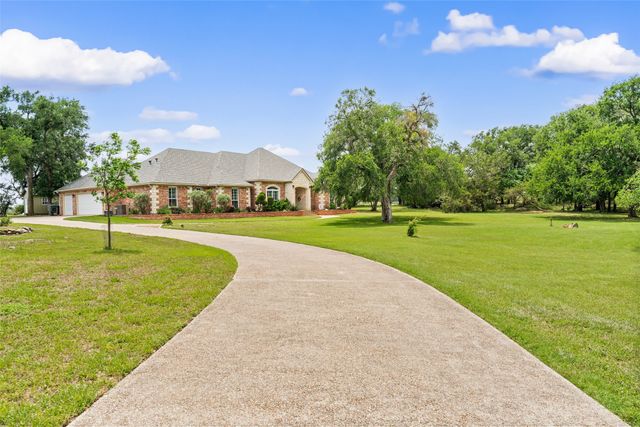 175 Winding Trail, Crawford, TX 76638