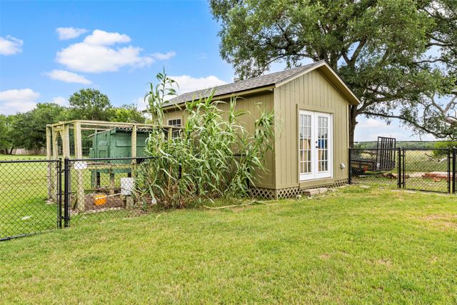 175 Winding Trail, Crawford, TX 76638
