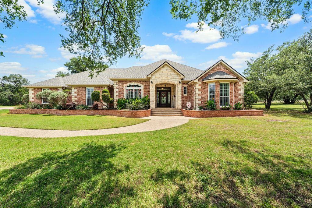 175 Winding Trail, Crawford, TX 76638