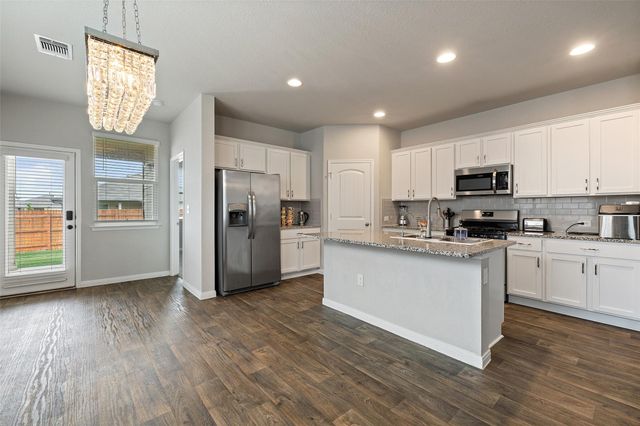 119 Stellamar DR, Hutto, TX 78634