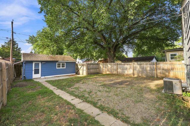 408 15th Avenue S, Fargo, ND 58103