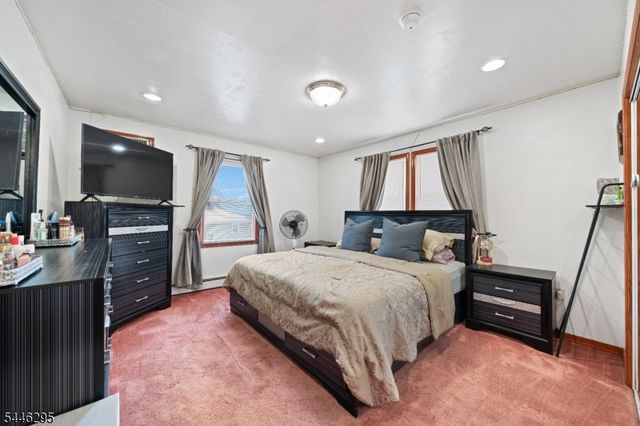 22 George St, Clifton City, NJ 07011