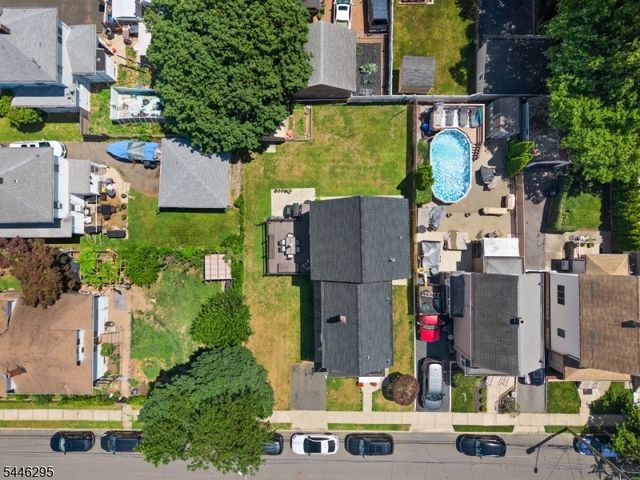22 George St, Clifton City, NJ 07011