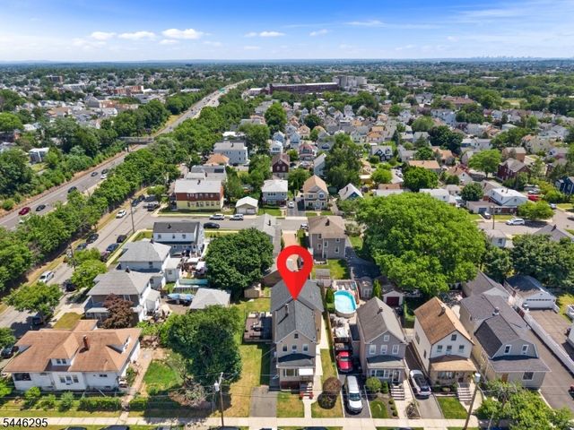 22 George St, Clifton City, NJ 07011
