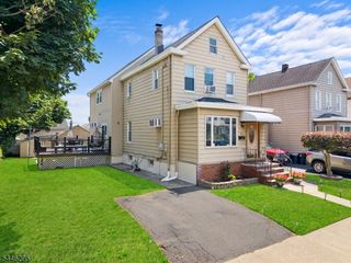 22 George St, Clifton City, NJ 07011