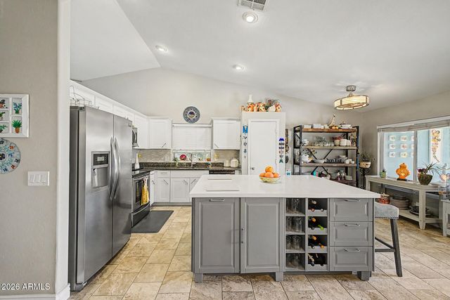 10415 E CAPRI Avenue, Mesa, AZ 85208