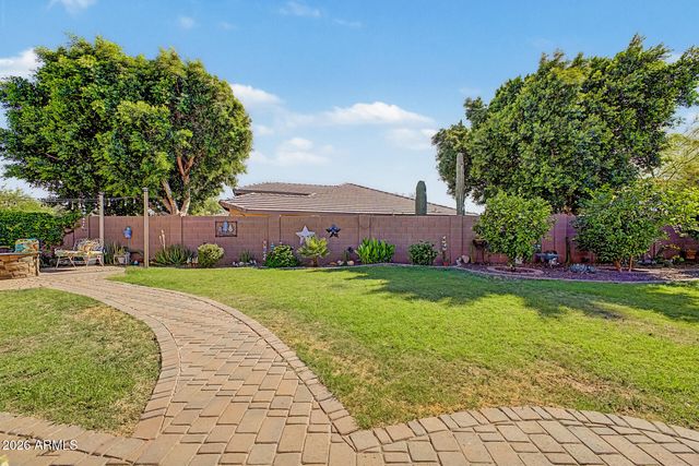 10415 E CAPRI Avenue, Mesa, AZ 85208