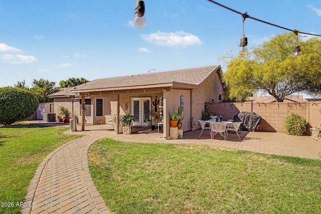 10415 E CAPRI Avenue, Mesa, AZ 85208