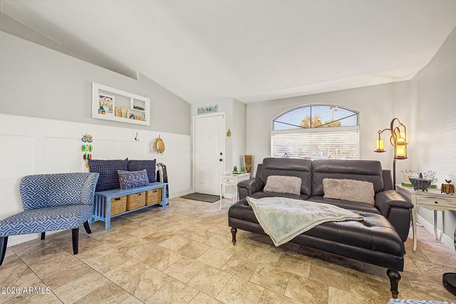 10415 E CAPRI Avenue, Mesa, AZ 85208