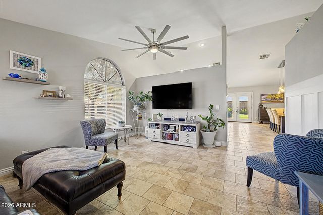 10415 E CAPRI Avenue, Mesa, AZ 85208