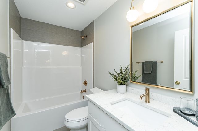 2764 Scenic Point Drive SW, Rochester, MN 55902