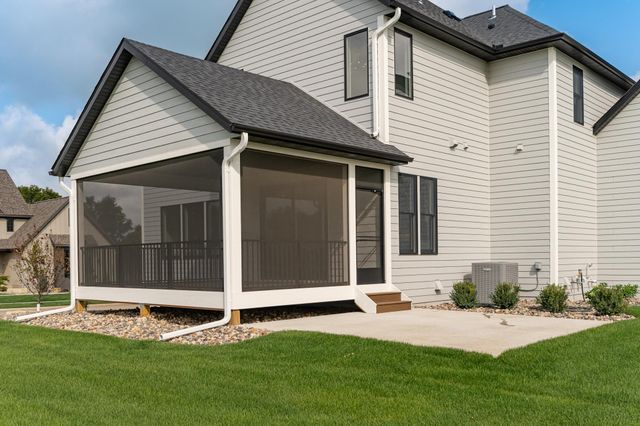 2764 Scenic Point Drive SW, Rochester, MN 55902