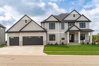 2764 Scenic Point Drive SW, Rochester, MN 55902