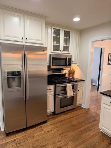 3030 Wellcrest NW Drive, Kennesaw, GA 30152