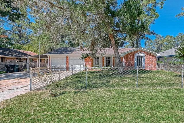 211 Loon River Drive, Houston, TX 77336