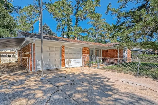 211 Loon River Drive, Houston, TX 77336