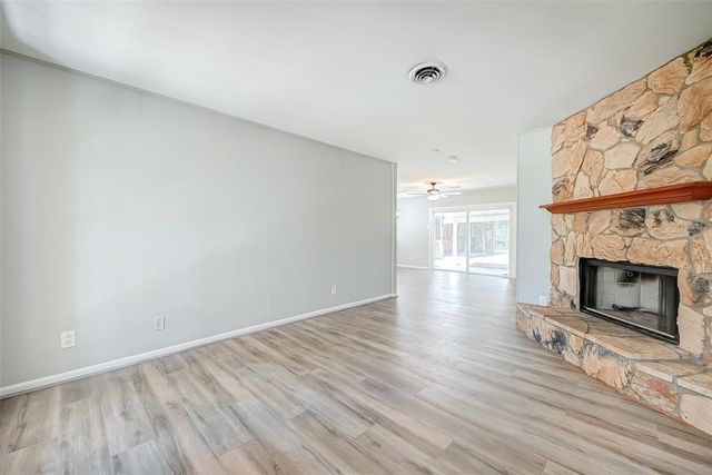 211 Loon River Drive, Houston, TX 77336