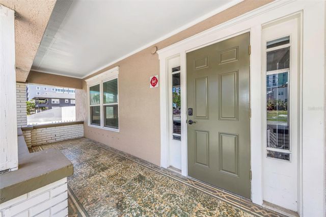 779 4TH AVENUE N 1, St Petersburg, FL 33701