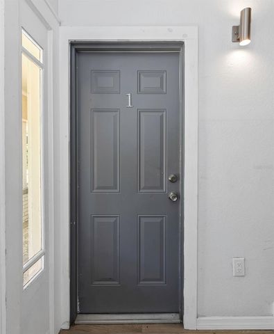 779 4TH AVENUE N 1, St Petersburg, FL 33701
