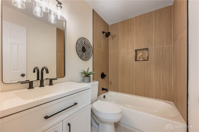 70 McVey Place, Springboro, OH 45066