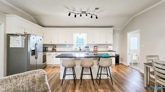 1907 West Hobbs Street, Athens, AL 35611
