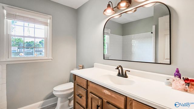 1907 West Hobbs Street, Athens, AL 35611