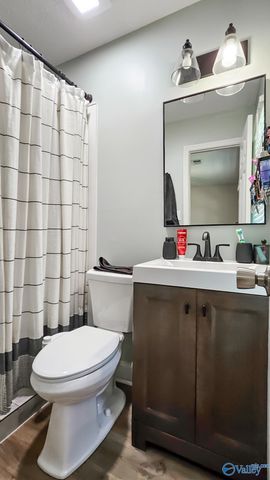 1907 West Hobbs Street, Athens, AL 35611