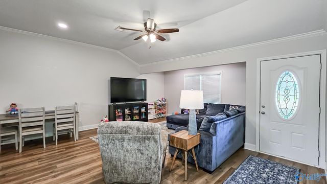 1907 West Hobbs Street, Athens, AL 35611