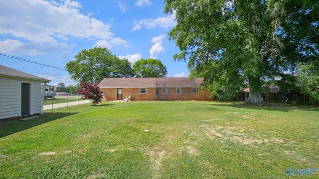 1907 West Hobbs Street, Athens, AL 35611