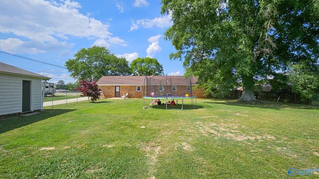 1907 West Hobbs Street, Athens, AL 35611