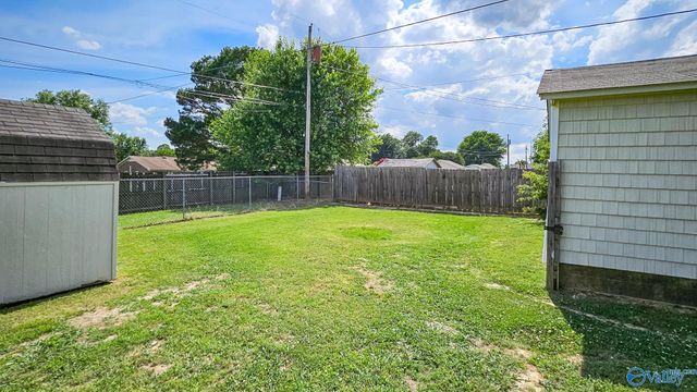 1907 West Hobbs Street, Athens, AL 35611
