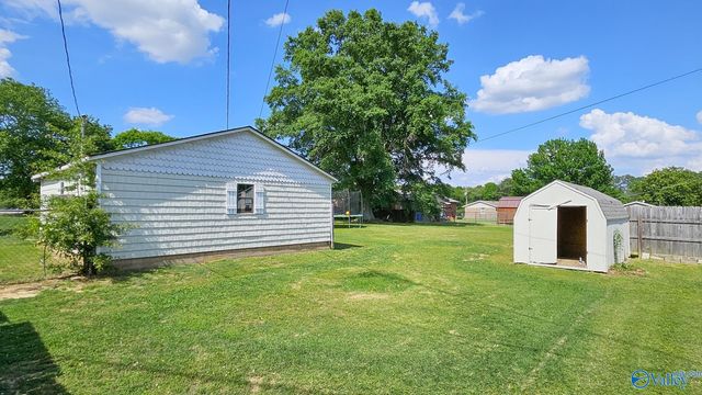 1907 West Hobbs Street, Athens, AL 35611