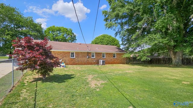 1907 West Hobbs Street, Athens, AL 35611