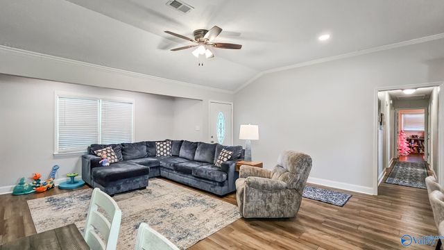 1907 West Hobbs Street, Athens, AL 35611