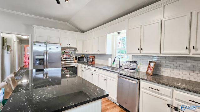 1907 West Hobbs Street, Athens, AL 35611