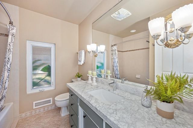20 Keel Ct, Sacramento, CA 95831
