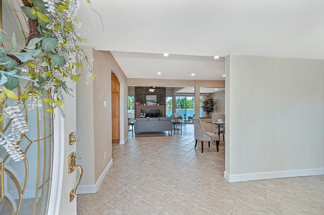 20 Keel Ct, Sacramento, CA 95831
