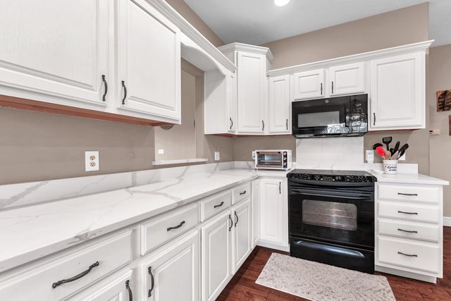 860 Silvercliff Way, Branson West, MO 65737