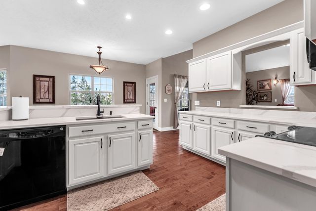 860 Silvercliff Way, Branson West, MO 65737