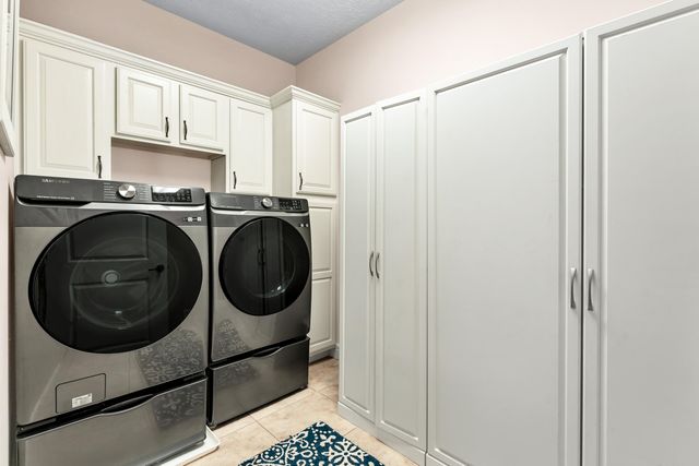 860 Silvercliff Way, Branson West, MO 65737