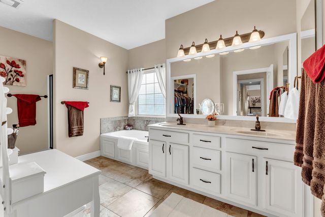 860 Silvercliff Way, Branson West, MO 65737