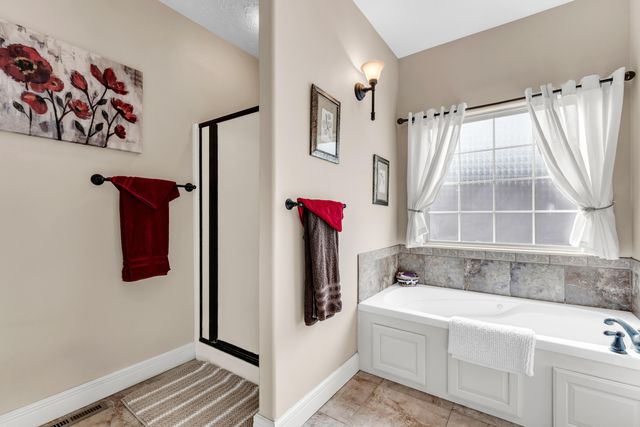 860 Silvercliff Way, Branson West, MO 65737