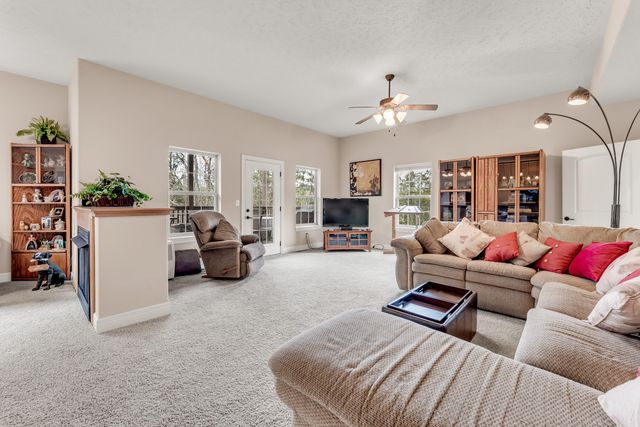 860 Silvercliff Way, Branson West, MO 65737