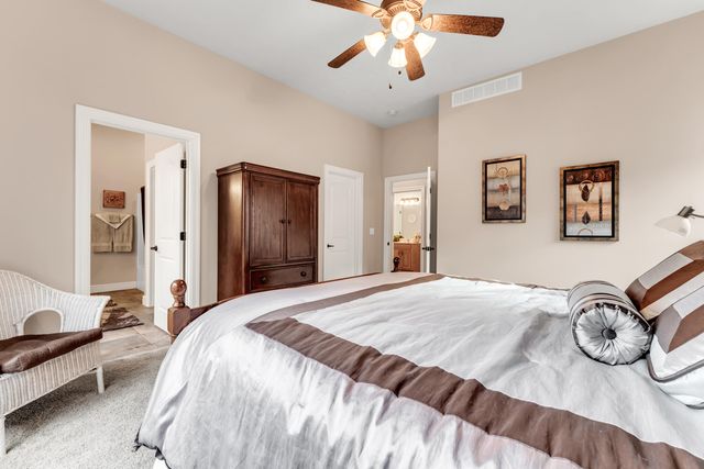 860 Silvercliff Way, Branson West, MO 65737