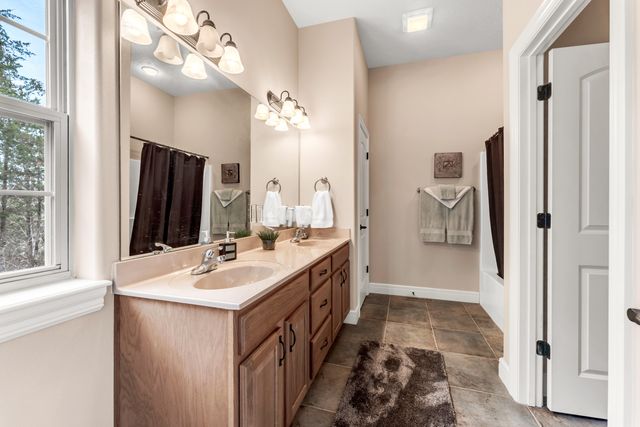 860 Silvercliff Way, Branson West, MO 65737