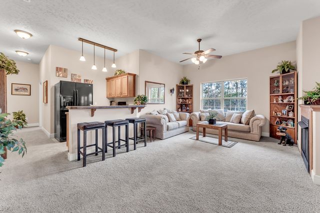 860 Silvercliff Way, Branson West, MO 65737