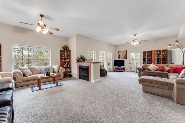 860 Silvercliff Way, Branson West, MO 65737