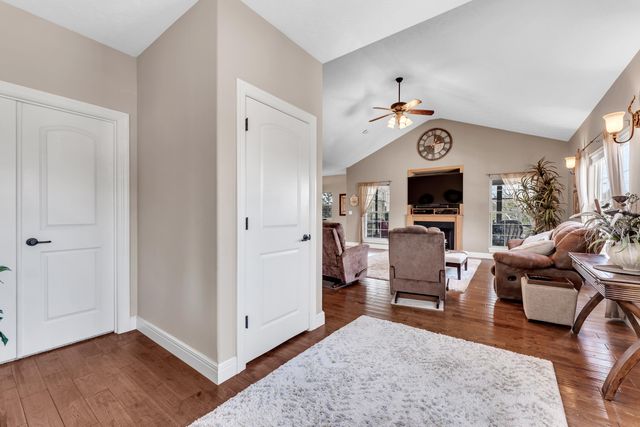 860 Silvercliff Way, Branson West, MO 65737