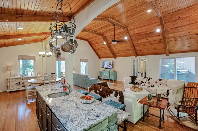 105 Nathan Forest Ct, Hendersonville, TN 37075